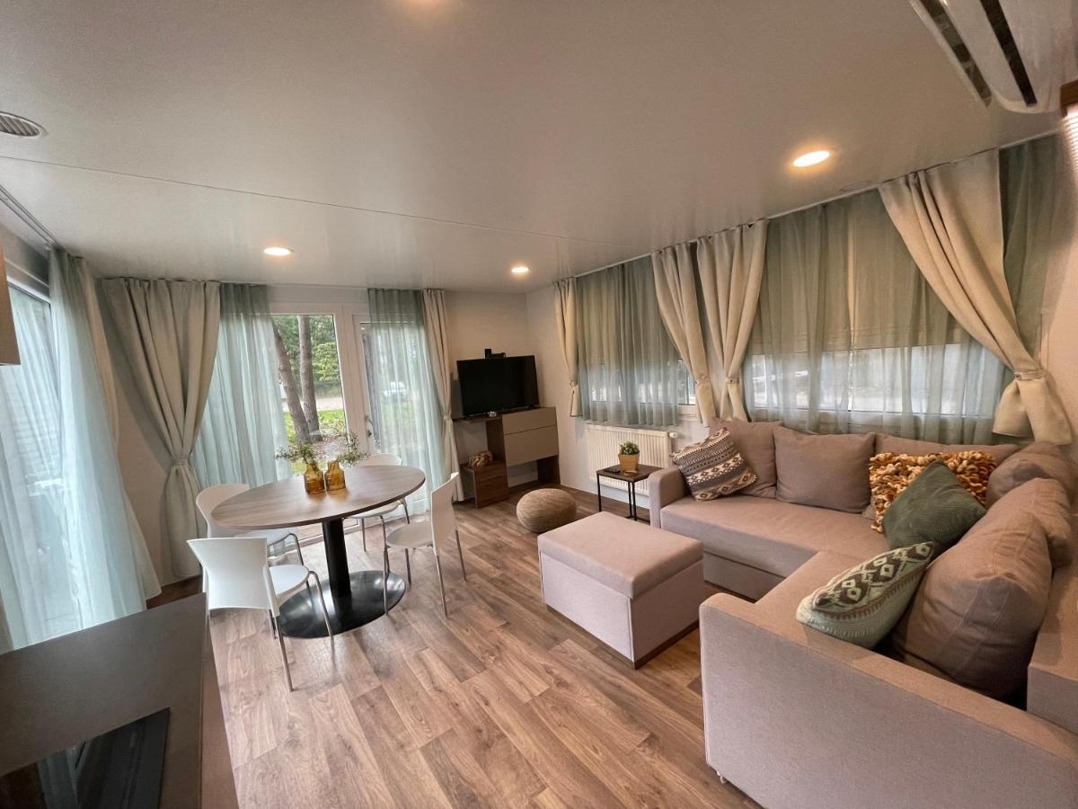 Chalet Het Edelhert Zutendaal Eksteriør billede